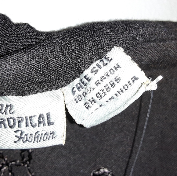 Black mini skirt - Picture 3 of 3